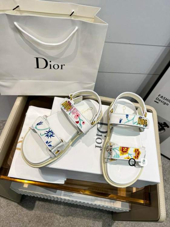 Picture of Dior Shoes _SKUDiorsz35-402CGDT04013300